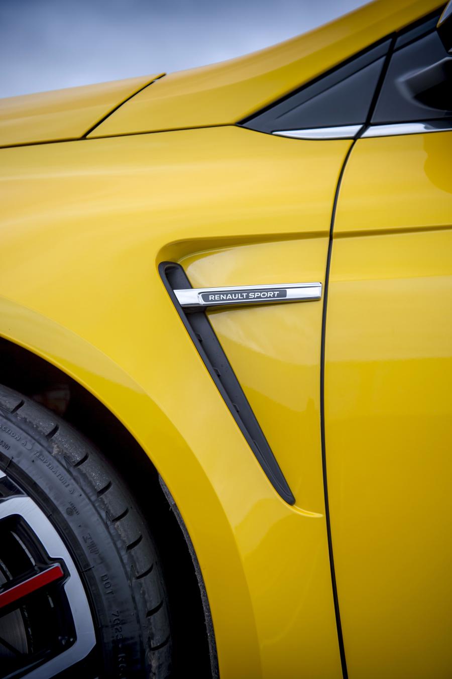 Детали экстерьера Renault Megane R.S. 300 Trophy 2019 года  (UK) (фото 10 из 40)